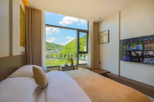 Spruce Xiaozhu Homestay (Huangguoshu Waterfall Scenic Area Branch)