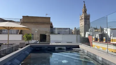 Casa Alhaja by Shiadu