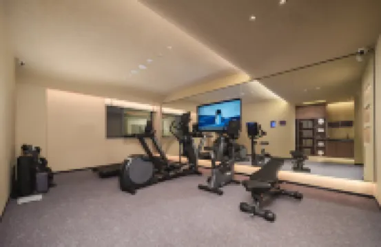 大連星海廣場百年城雕海景亞朵酒店