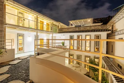 Silver Moon View Mountain . Hidden House Hotel 위시 주련각 주변 호텔