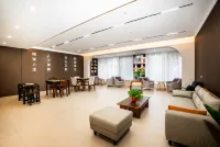 Libo Xiangnanju | SOUTHBIZ · SMARTROOM Art Light Luxury Hotel (Libo Ancient Town)