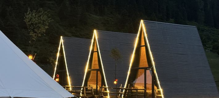 Mile Wild Luxury Homestay Hoteles en Dawu