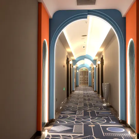 Haocai Muju Hotel (Mudanjiang High-speed Railway Station Beishan Park)
