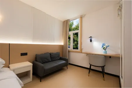 Dream Love Theme Hotel Отели рядом с достопримечательностью «Wuhan University of Science and Technology Student Working Office»