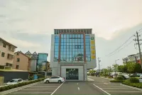 Lotus Hotel Hotel in zona Shangyu Port