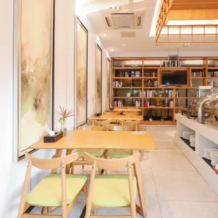 Qingmu Select Hotel (Xuancheng Langxi Jinmao Building)