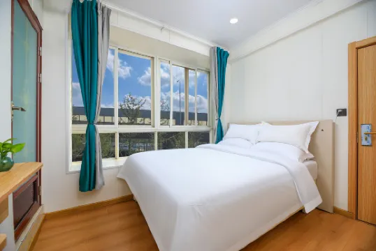 Meiyu Hotel (Xinzheng International Airport Chang'an Road South Subway Station)