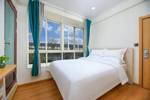 Meiyu Hotel (Xinzheng International Airport Chang'an Road South Subway Station)