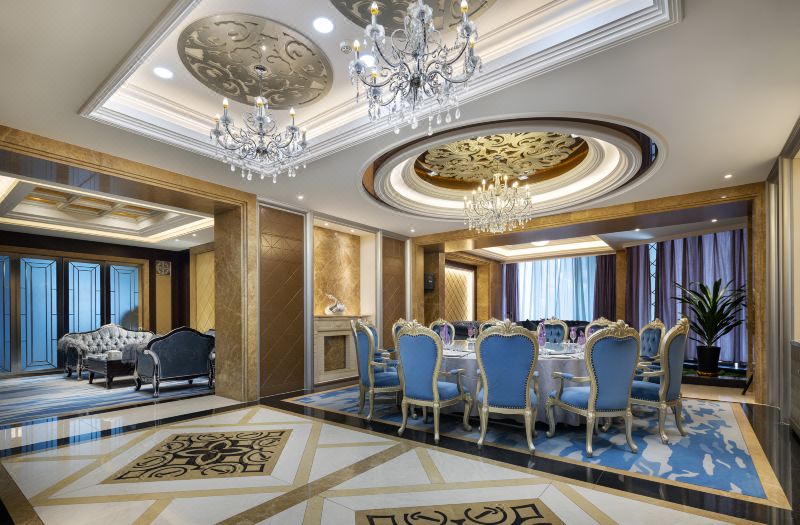 Royal International Hotel photo 2