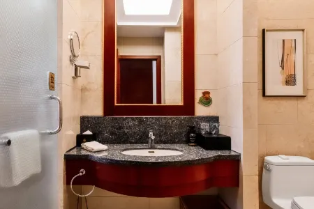 Taixi International Hotel Отели рядом с достопримечательностью «Dingyuanying Ancient Town»