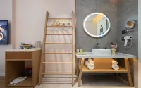 O.LIVE Social (Yangshuo West Street Lijiang Branch)
