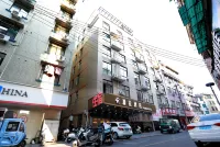 Panla Hotel (Jinhua High Speed Railway Station Zhejiang Normal University Branch) - parkir