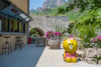 Beijing Mianhuatang Castle Resort Homestay Hotel in zona Great Wall at Bailing Pass