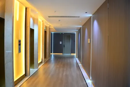 Anji KDA E-Sports Hotel (Jiuzhou Changshuo Plaza) Отели рядом с достопримечательностью «Anji Dusong Pass»