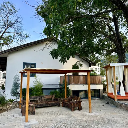 Time Under the Eaves Homestay