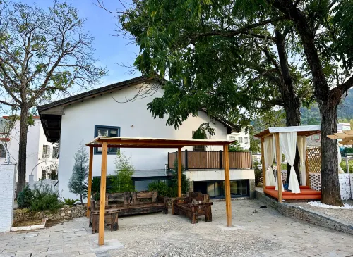 Time Under the Eaves Homestay