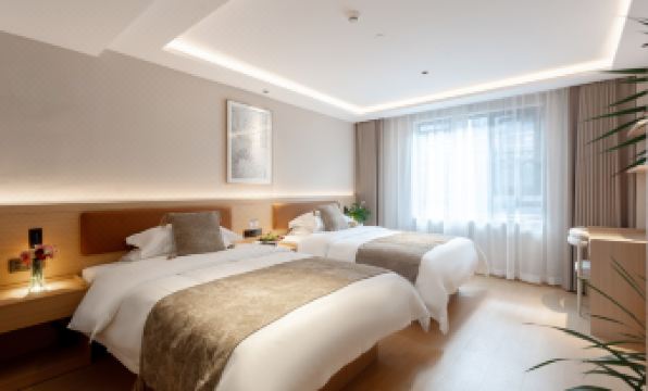 Yalan Grand Hotel (Dukezong Ancient Town Branch)