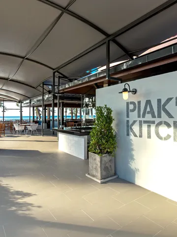 รูปภาพของซันวิง บางเทา บีช