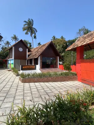 Royce Resort