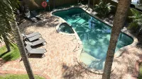 Holiday Inn WARWICK FARM by IHG - مسبح