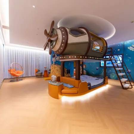 Howard Johnson Hotel (Maritime Silk Road Art Park)