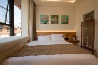 Mangshi Menglu ・ Tropical Orchid Themed Homestay (Dai Ethnic Ancient Town)