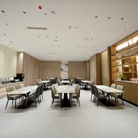 Zhonglian Wanguo Hotel (Hejiang)