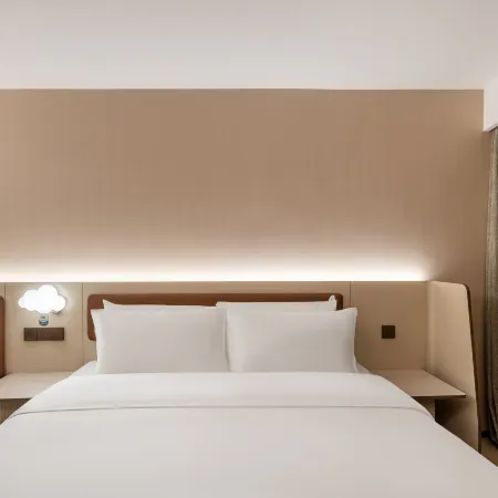 HanTing Hotel (Zhangjiakou Construction Engineering Institute) Отели рядом с Аэропорт Чжанцзякоу