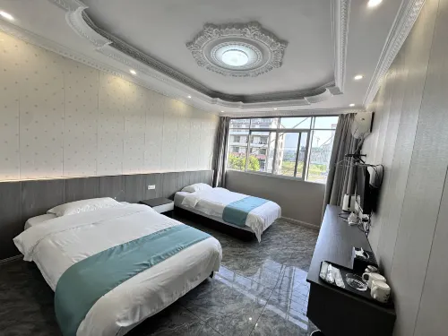 Wanzai Huadu Business Hotel