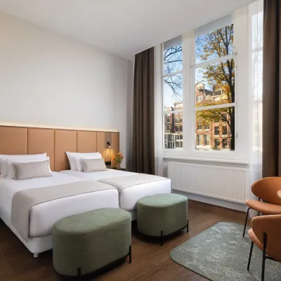NH City Centre Amsterdam Отели рядом с достопримечательностью «Улица Калверстрат»
