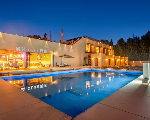 Dunhuang Molan CLUB Resort (Mingsha Mountain & Crescent Moon Spring Branch) Hotels in Dunhuang