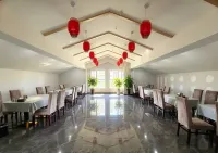 Shengyi Light Luxury Hotel (Chengde South Station Store)