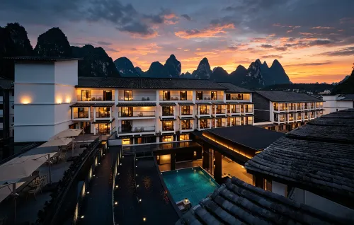 Lijiang Scenery Resort (Yangshuo West Street, Li River Scenic Area)