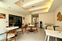 Beiyuan Geju Homestay (Huangguoshu Waterfalls Scenic Area)
