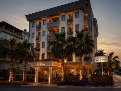 La Brisa Hotel