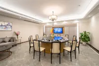 โรงแรม ฮอลิเดย์ จงไค่ ฮวาฟู่ - พร้อมอาหารเช้า
