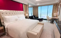 The Trans Luxury Hotel Surabaya - Luxury