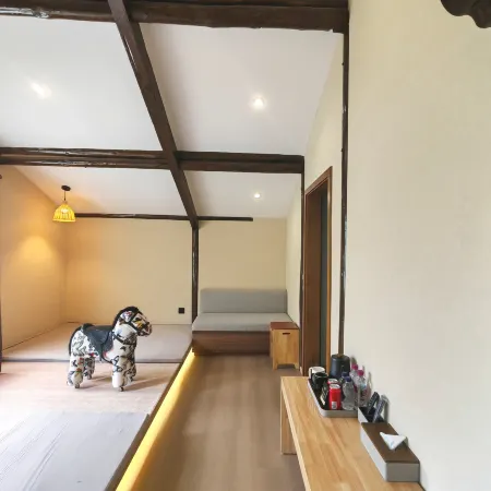 Kameizhai Yunqi Courtyard House