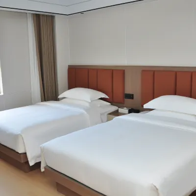 Yijie International Hotel (Haikou Qilou Old Street) Hotels near Mingzhu Square