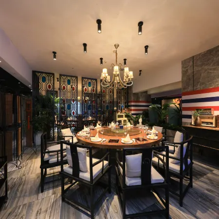 Days Hotel by Wyndham Jilin Railway Station