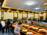 Himalaya International Grand Hotel - فطور