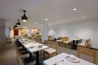 Jingsheng Hotel × Tencent E-Sports (Wuhan Xinhua Road, Union Hospital Branch) - Esports
