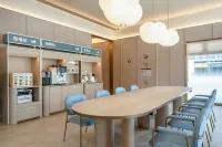Home Inn (Zhuhai Aviation New City Jinhai Huafa Shangdu Hotel) - parcheggio
