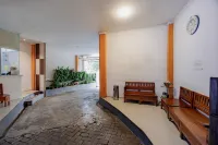 RedDoorz Near Exit Toll Bogor - Pensions