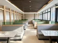 Yanjin Haoshengyin Holiday Hotel - parcheggio