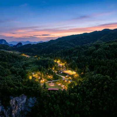 Cloudstream · Canyon Cliff Dwelling | Forest Wilderness Resort Hotels near Tianmen Mountain National Forest Park - Escalator
