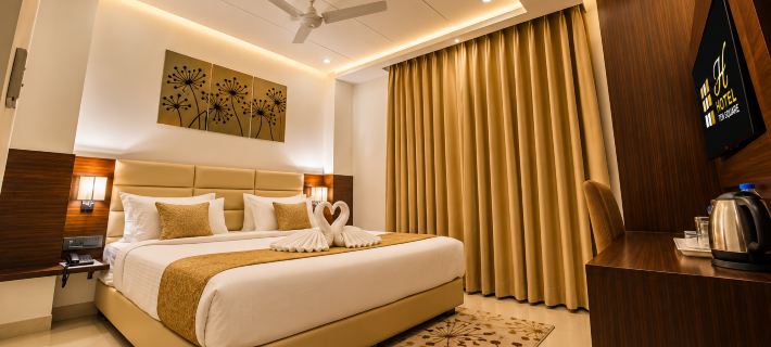 HOTEL TEN SQUARE - 5 Minutes from The Taj Mahal Hotels in Agra
