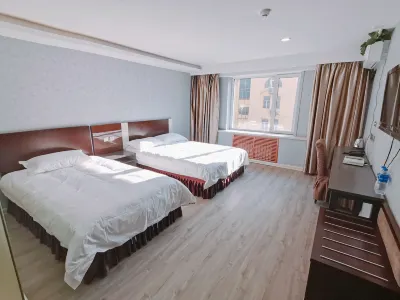 Tianyan Holiday Hotel (Harbin Central Street) Hotel di Central Avenue.St. Sofia Church. the Songhua River