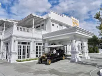 My BanLao Hotel Hotels near Wat Siphoutthabath