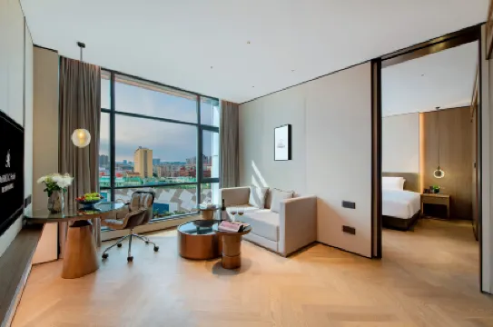 DeRucci Healthy Sleep Hotel (Buji Culture and Sports Center, Shenzhen East Railway Station Branch）) Отели рядом с достопримечательностью «Buji Park»